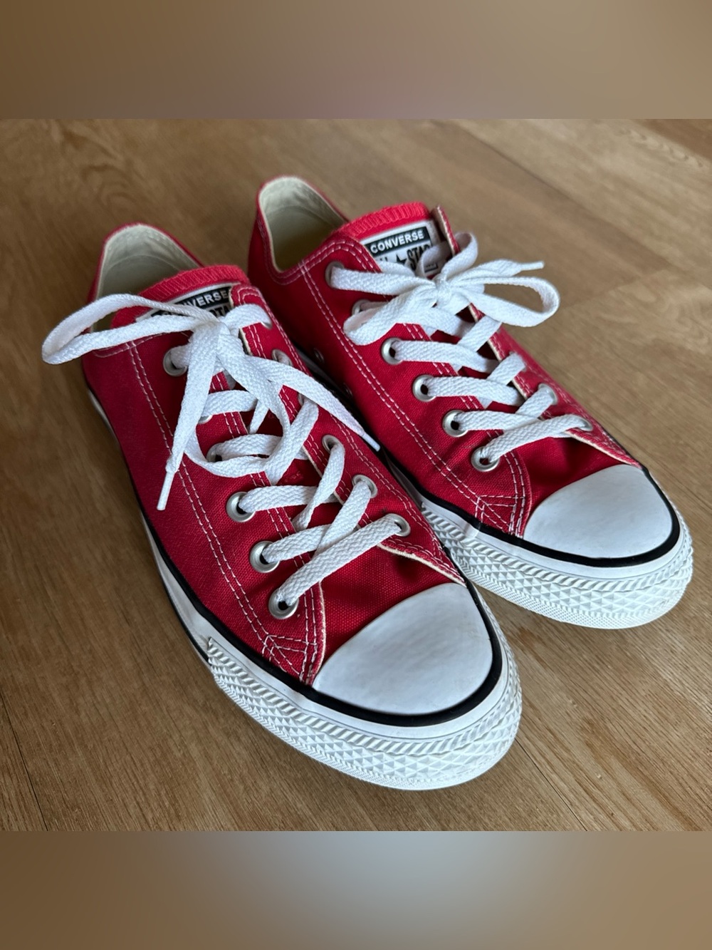 Converse All Star Low Top Canvas Sneakers Red Mens 7.5/ Women’s 9.5